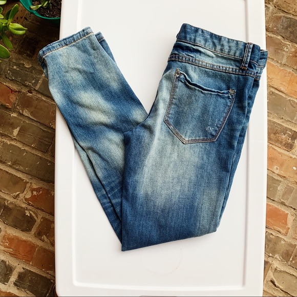 Free People Distressed Jeans 👖 - Picture 3 of 3